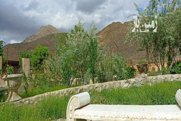 باغ در اسلامیه تفت ۲۵۰۰ متری همراه بنای نقلی-1