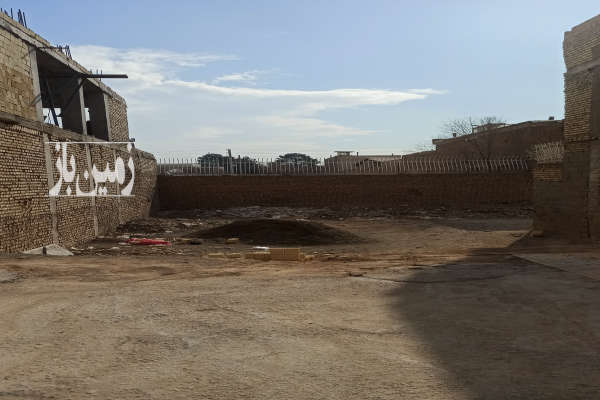 زمین مسکونی ۹۴ متر خمینی شهر خیابان کهندژ-2
