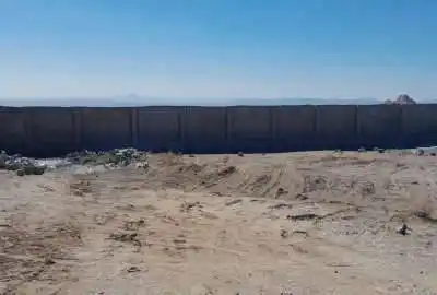 زمین دامپروری شتر در انارک اصفهان ۱۲۵۰ متر
