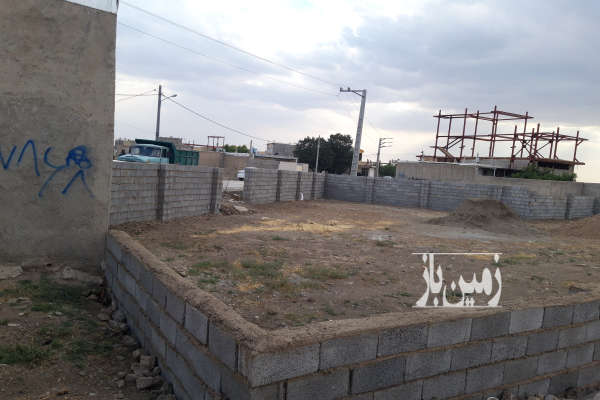 زمین مسکونی قروه درجزین روستای عمان ۳۵۰ متر-1