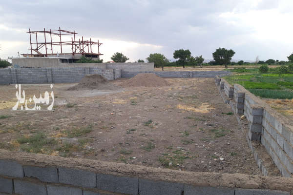 زمین مسکونی قروه درجزین روستای عمان ۳۵۰ متر-2