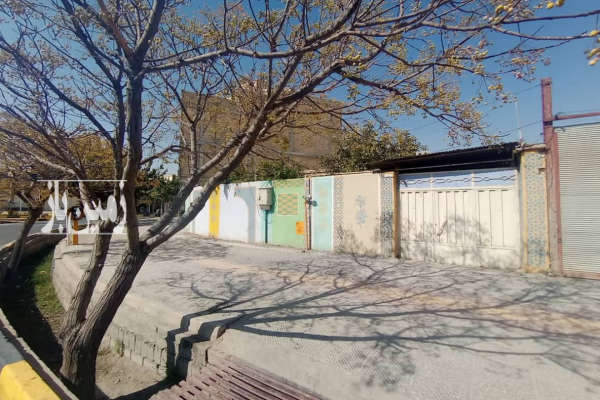 خانه کلنگی ۲۵۰ متر زمین نجف اباد خیابان شریعتی-1