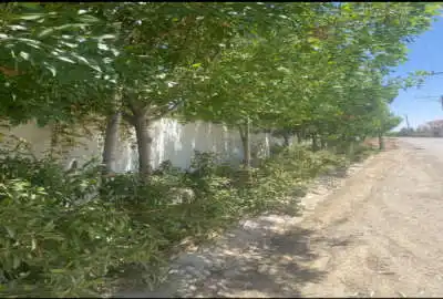 باغ ۵۰۰ متری دیوار کشی شده بهارستان روستای روران