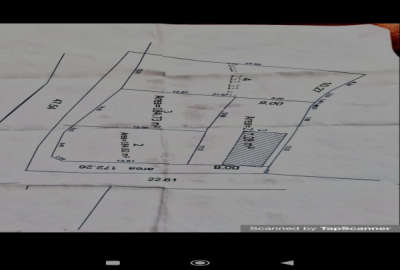 زمین با یک انباری نزدیک میدان اصلی شهر کومله ۲۱۷ متر