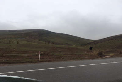 زمين طالقان بر جاده اصلي ۳۰۰۰ متر