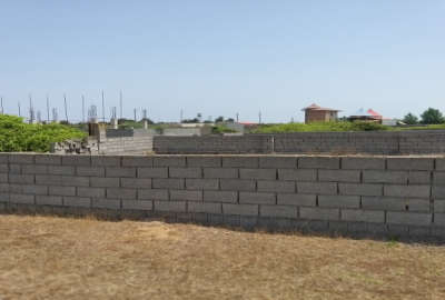 زمین ۳۸۵ متری در کرفون فاصله تا ساحل دریا ۱۰۰متر