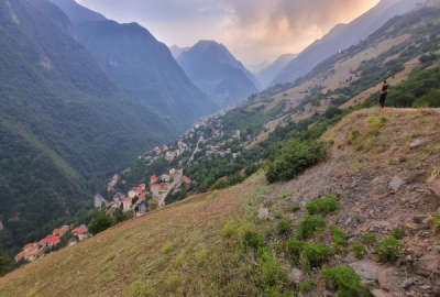 زمین با منظره عالی روستای پایین اشتوج ۵۰۰۰ متر