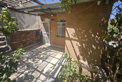 باغ ۴۰۰ متری در قنات بالای روستای وشنوه قم