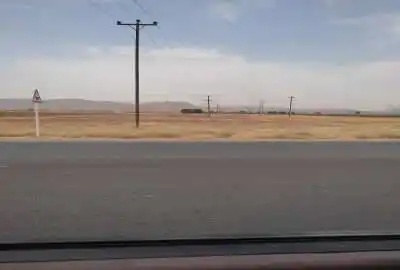 زمین کشاورزی بر جاده اصلی شیراز خرامه ۵ همتار
