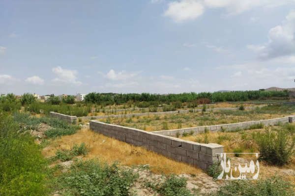 زمین مسکونی بر خیابان اصلی ۳۰۰ متر-2