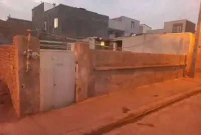 زمین و خانه کلنگی ۳۰۰ متری کمال آباد