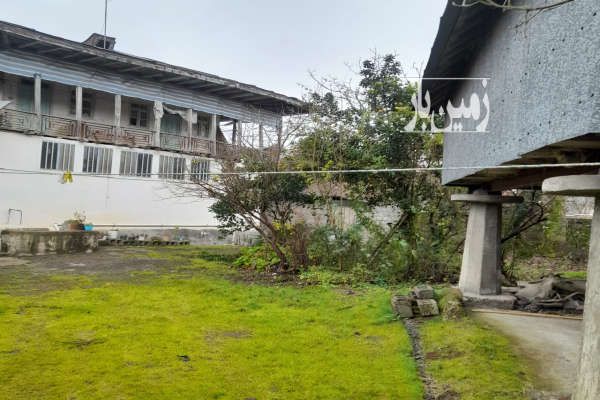 فروش خانه سنتی روستایی در املش ۶۵۰ متر زمین-1