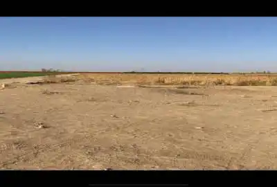 زمین کشاوزری بر جاده اصلی روستای محمودآباد ۹۲۵۸ متر