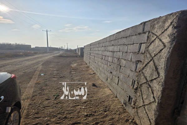 فروش چهاردیواری باغی با تعدادی درخت پسته انار و به و تزئینی-1