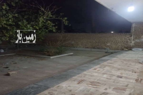 فروش زمین و منزل مسکونی حیاط دار-3