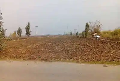 زمین کشاورزی خان ببین جاده نی تپه نرسیده به روستای چقر
