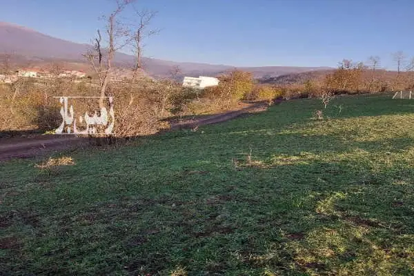 زمین به متراژ ۹۰۰متر در روستای گنبک رحمت آباد - تصویر 3