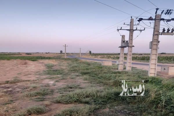 زمین بایر جنب چاه آب کشاورزی اسفرورین جاده قرقسین-1