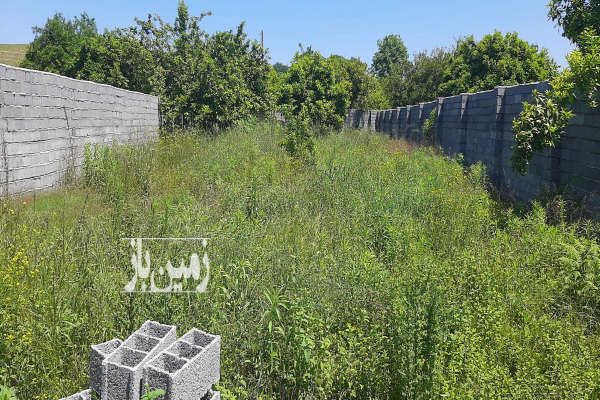 زمین ۴۷۰ متر مسکونی بافت شهری دیوارکشی ودرب دارد-1