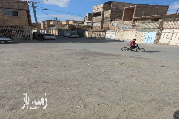 زمین ۹۰ متری دو نبش خیابان لاله شمالی خیابان دستغیب-1