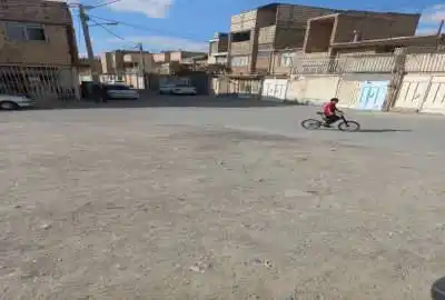 زمین ۹۰ متری دو نبش خیابان لاله شمالی خیابان دستغیب