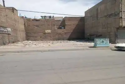 یک قطعه زمین قلفتی برخیابان ۳۰ متری در بهارستان