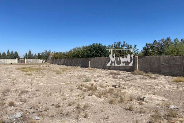 زمین در قلب چهار باغ ۱۹۵۰ متر چهار دیواری مشجر درب اهنی-2