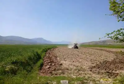 فروش زمین کشاورزی ۲۸۰۰۰ متر با یک حلقه چاه آبی در روستای مورکی