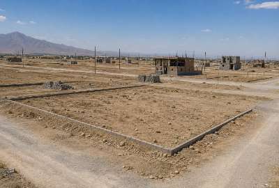 زمین فاز ۲ سپاهانشهر امتیاز دادگستری ۳۰۰ متر