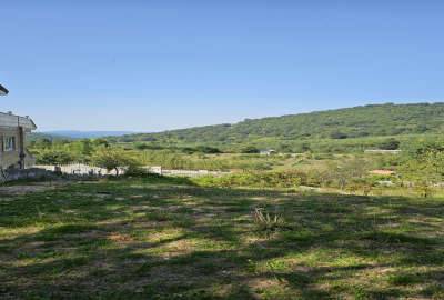 زمین مسکونی واقع در زیرآب روستای لاجیم ۳۷۲ متر
