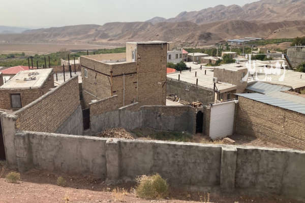 زمین ۴ دیواری داخل بافت مسکونی روستای توچال پاکدشت ۵۵۰ متر-3