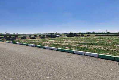 زمین ۵۰۰ متری در روستای قنبر اباد شهرک زنیچ