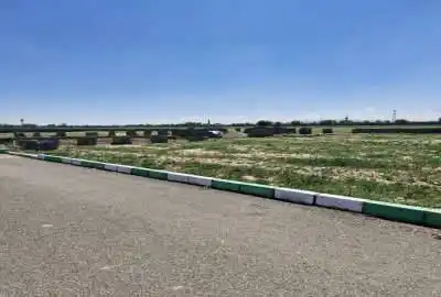 زمین ۵۰۰ متری در روستای قنبر اباد شهرک زنیچ