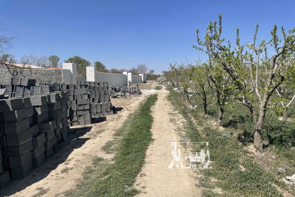 سرخاب ۲۱۰ متر زمین ۴ دیواری با امکانات-1