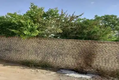 زمين زير نظر شهرداري اصفهان ديواردار و سند تك برگ