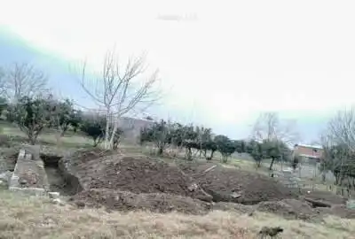 زمین دارای پروانه شهری مسکونی ۱۰۷ متر