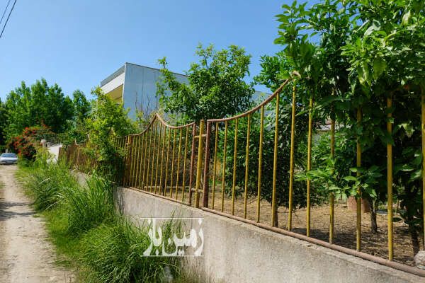 زمین خونه باغ دارای نرده کشی وزیبا روستای حسین آباد ۳۸۰ متر - تصویر 1