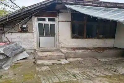 زمین و خانه قدیمی ۲۴۴ متر لاهیجان روستای کوه بنه