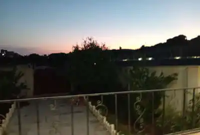 زمین ییلاقی در روستای خوش آب وهوای فشند ۴۵۰ متر