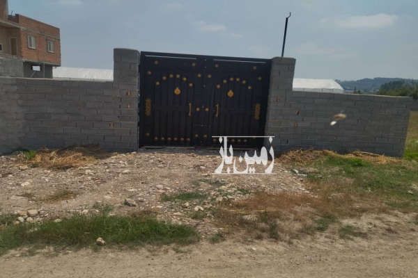 زمین دیوارکشی شده با درب و آماده ی ساخت - تصویر 1