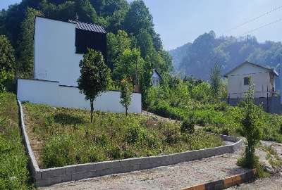زمین تمام مسکونی و سند دار در روستای دره جیر