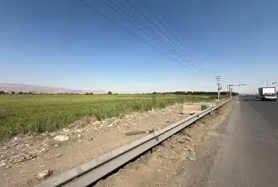 زمین بر اتوبان فیروزاباد به سمت شهرری لوکیشن عالی