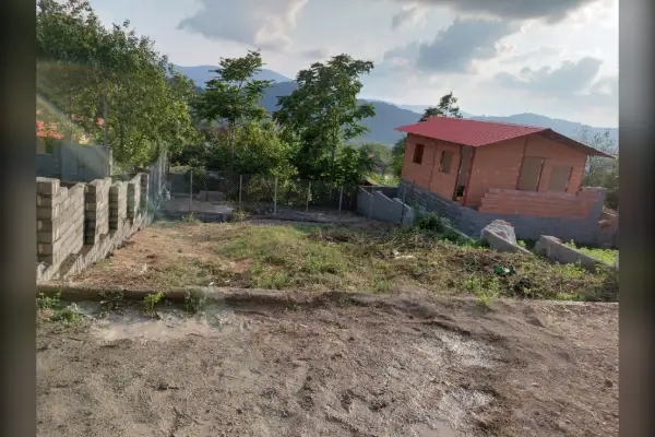 فروش زمین مسکونی داخل روستای ازنی چهاردانگه - تصویر 1