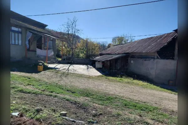فروش زمین و خانه روستایی ۵۰۲ متر جاده ساری به کیاسر روستای چاچکام - تصویر 2