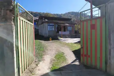 فروش زمین و خانه روستایی ۵۰۲ متر جاده ساری به کیاسر روستای چاچکام