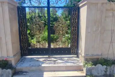 فروش زمین ۲۵۳متر کاربری مسکونی دارای درختان مرکبات