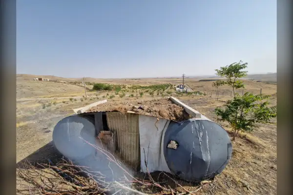 باغ حدود ۴۷۰۰ متری با ۱۰۰ درخت بادام و گردو آبیک - تصویر 3